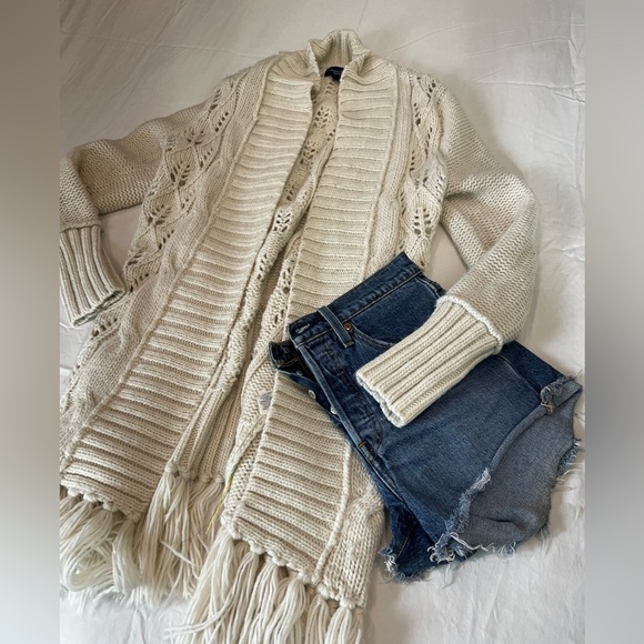American Eagle Outfitters Cream Fringe Cardigan size L - Picture 1 of 9